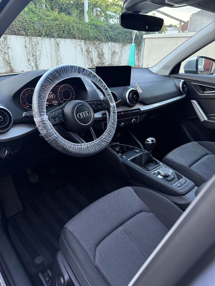 Intérieur de voiture après nettoyage