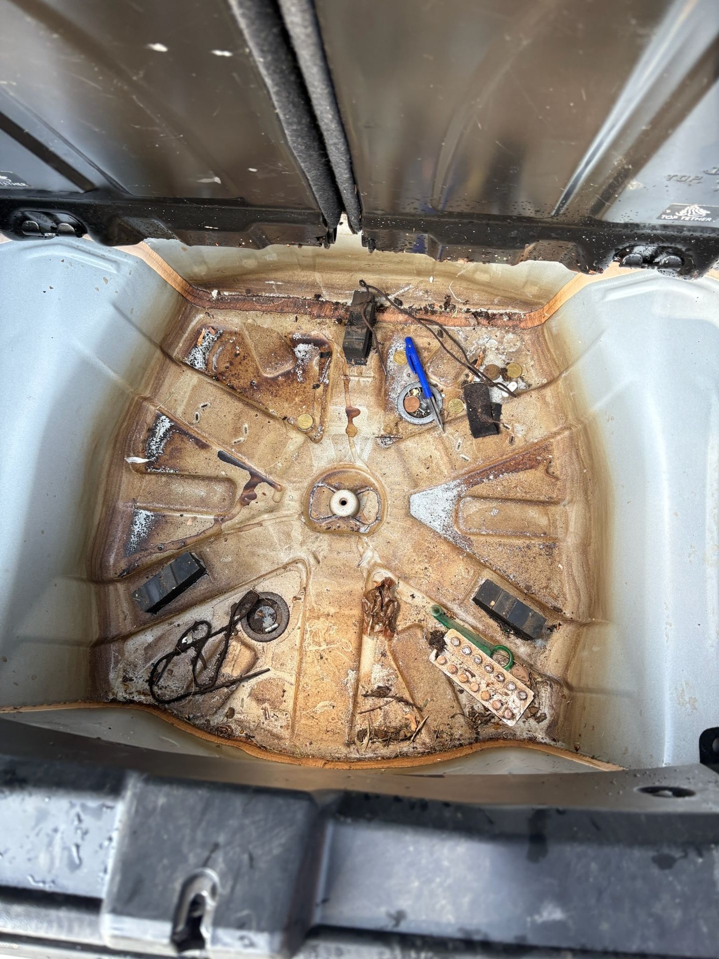 Nettoyage compartiment roue de secours